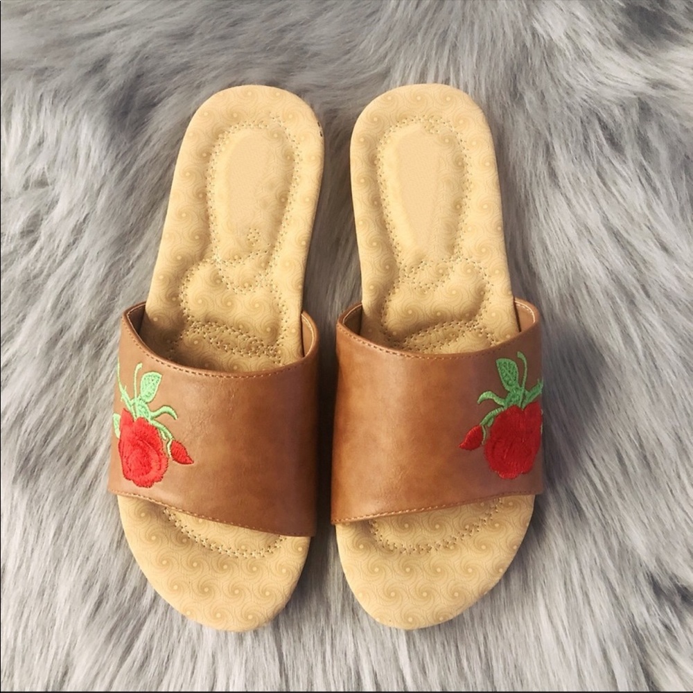 Camel Slides/Sandals Very Comfortable - Picture 4 of 4
